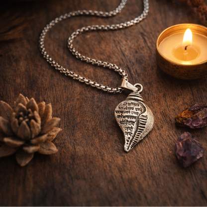 Kambu Shankh Locket With Silver Plated Chain