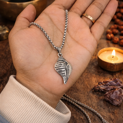 Kambu Shankh Locket With Silver Plated Chain